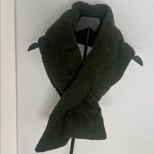 Lord & Taylor Forest Green Sherpa Scarf